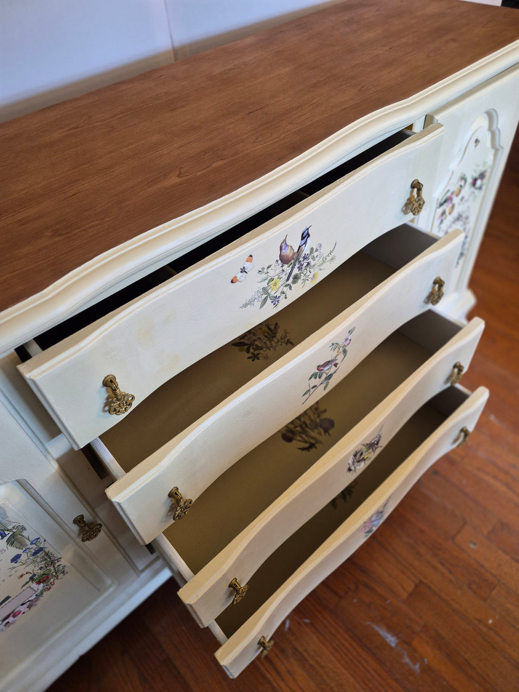 Cream Buffet with Floral & Bird Transfers