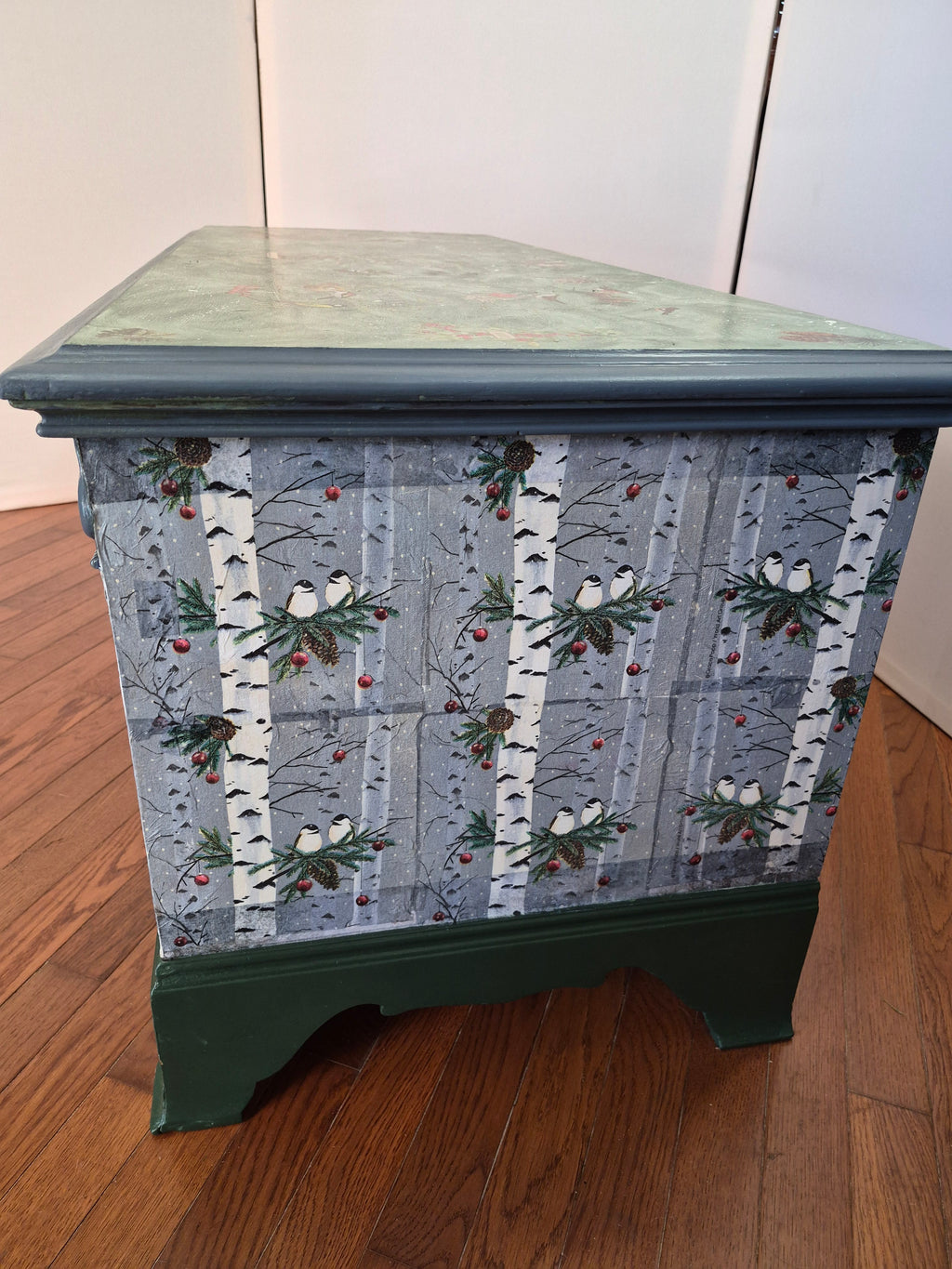 Hand-Painted Cedar-Lined Trunk – Winter Pine & Snow Motifs